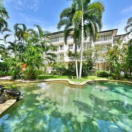 Golden Sands Beachfront Resort Yorkeys Knob Extérieur photo