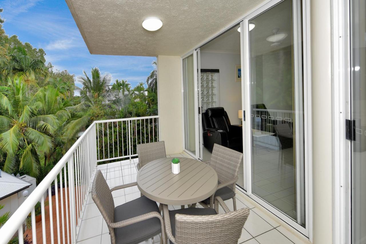 Golden Sands Beachfront Resort Yorkeys Knob Extérieur photo