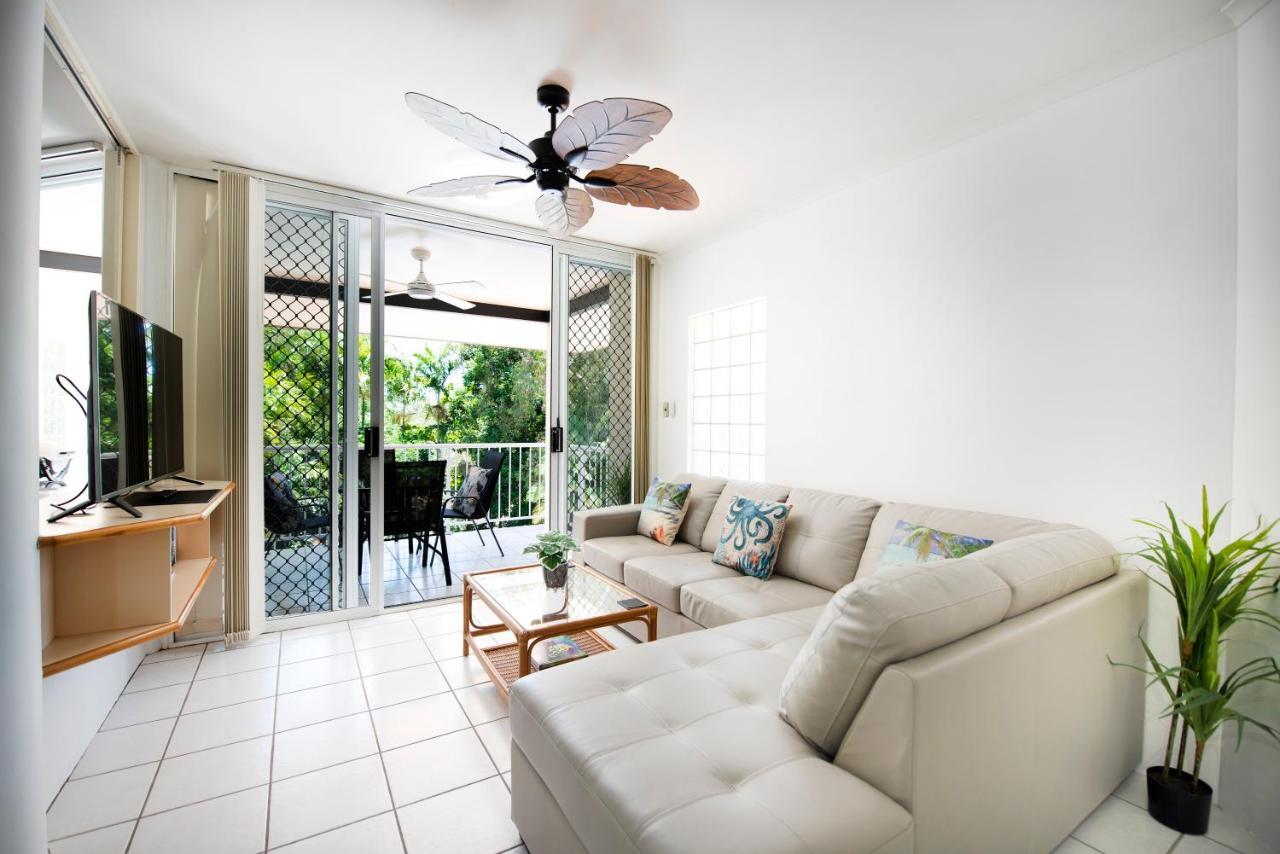 Golden Sands Beachfront Resort Yorkeys Knob Extérieur photo