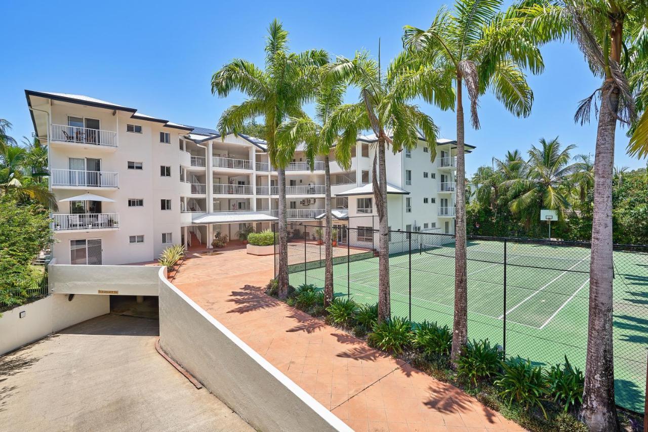 Golden Sands Beachfront Resort Yorkeys Knob Extérieur photo