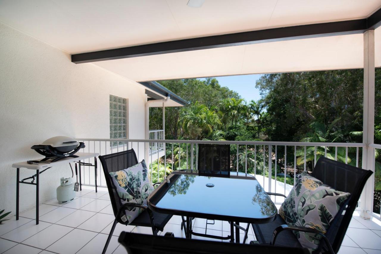 Golden Sands Beachfront Resort Yorkeys Knob Extérieur photo