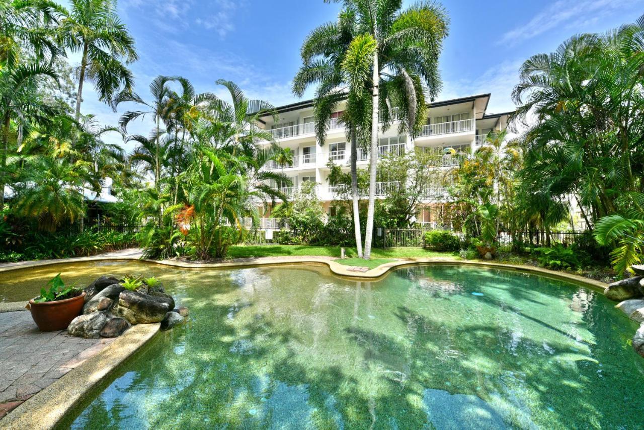 Golden Sands Beachfront Resort Yorkeys Knob Extérieur photo